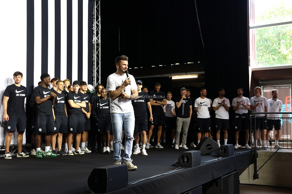 116 Jahre Sturm Graz
SK Sturm Graz Geburtstagsfeier - 116 Jahre, Grazer Innenstadt, Graz am 01.05.2025.

