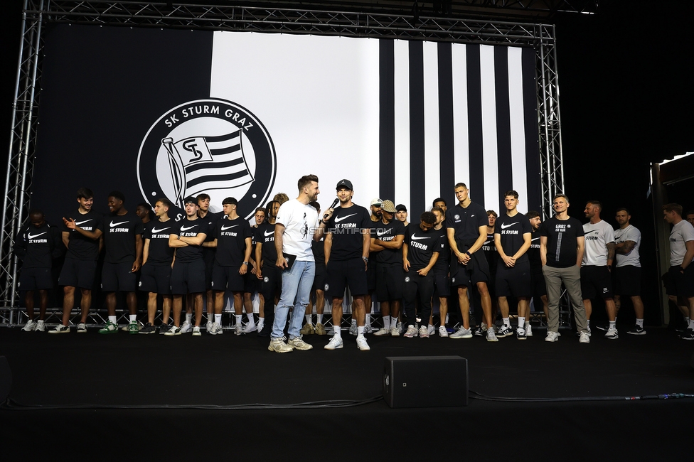 116 Jahre Sturm Graz
SK Sturm Graz Geburtstagsfeier - 116 Jahre, Grazer Innenstadt, Graz am 01.05.2025.
