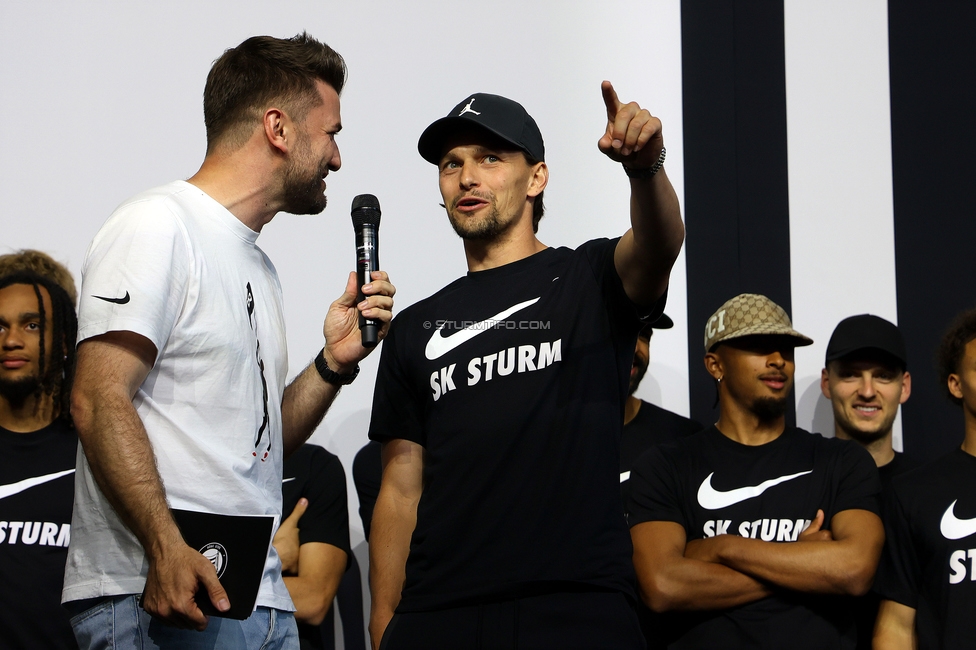116 Jahre Sturm Graz
SK Sturm Graz Geburtstagsfeier - 116 Jahre, Grazer Innenstadt, Graz am 01.05.2025.
