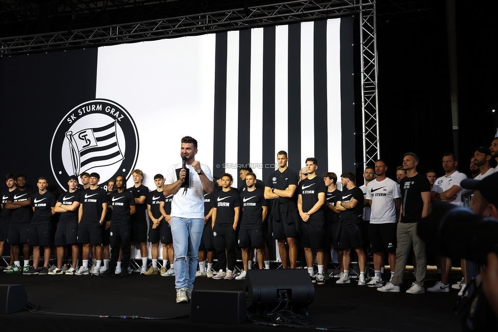 116 Jahre Sturm Graz
SK Sturm Graz Geburtstagsfeier - 116 Jahre, Grazer Innenstadt, Graz am 01.05.2025.
