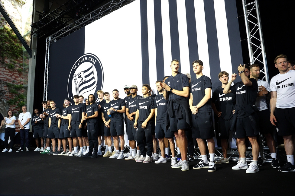 116 Jahre Sturm Graz
SK Sturm Graz Geburtstagsfeier - 116 Jahre, Grazer Innenstadt, Graz am 01.05.2025.
