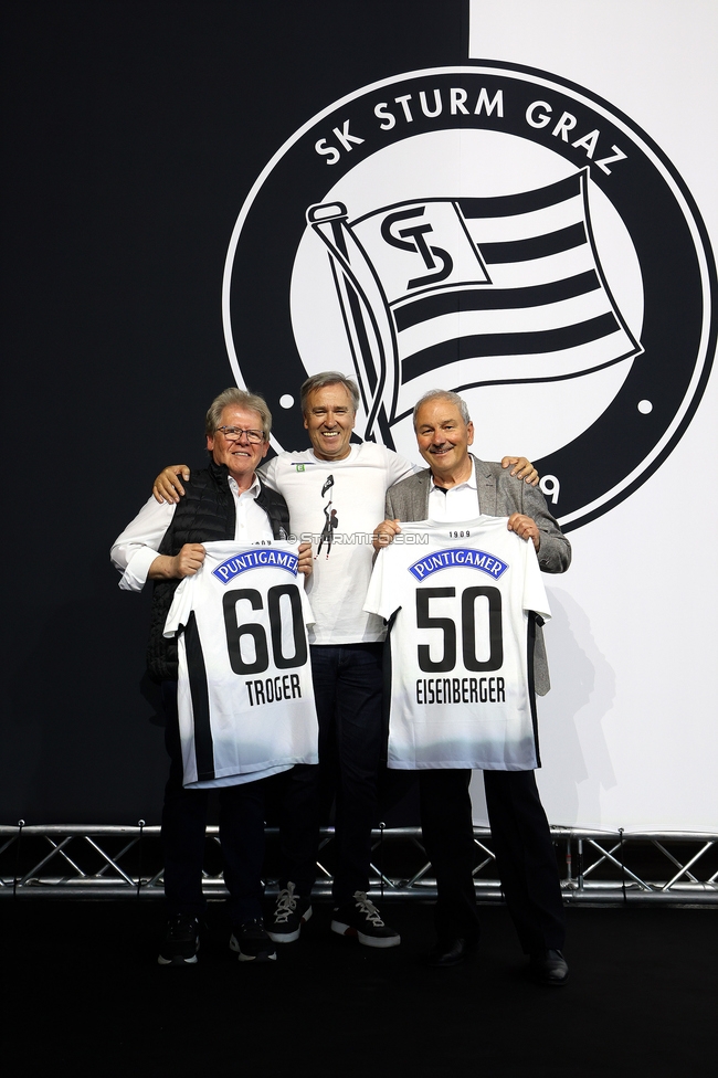 116 Jahre Sturm Graz
SK Sturm Graz Geburtstagsfeier - 116 Jahre, Grazer Innenstadt, Graz am 01.05.2025.
