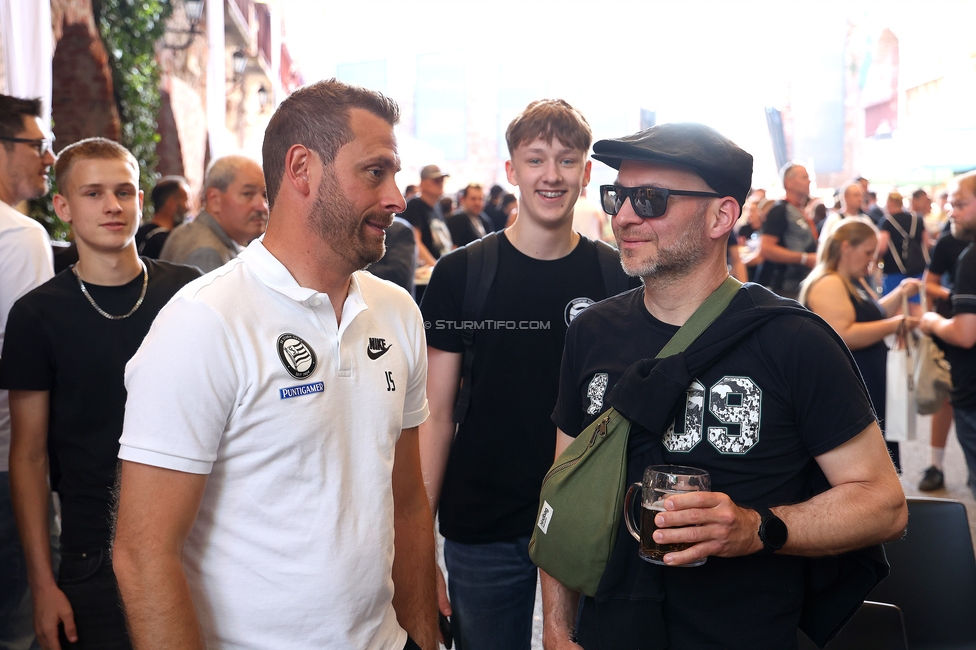 116 Jahre Sturm Graz
SK Sturm Graz Geburtstagsfeier - 116 Jahre, Grazer Innenstadt, Graz am 01.05.2025.
