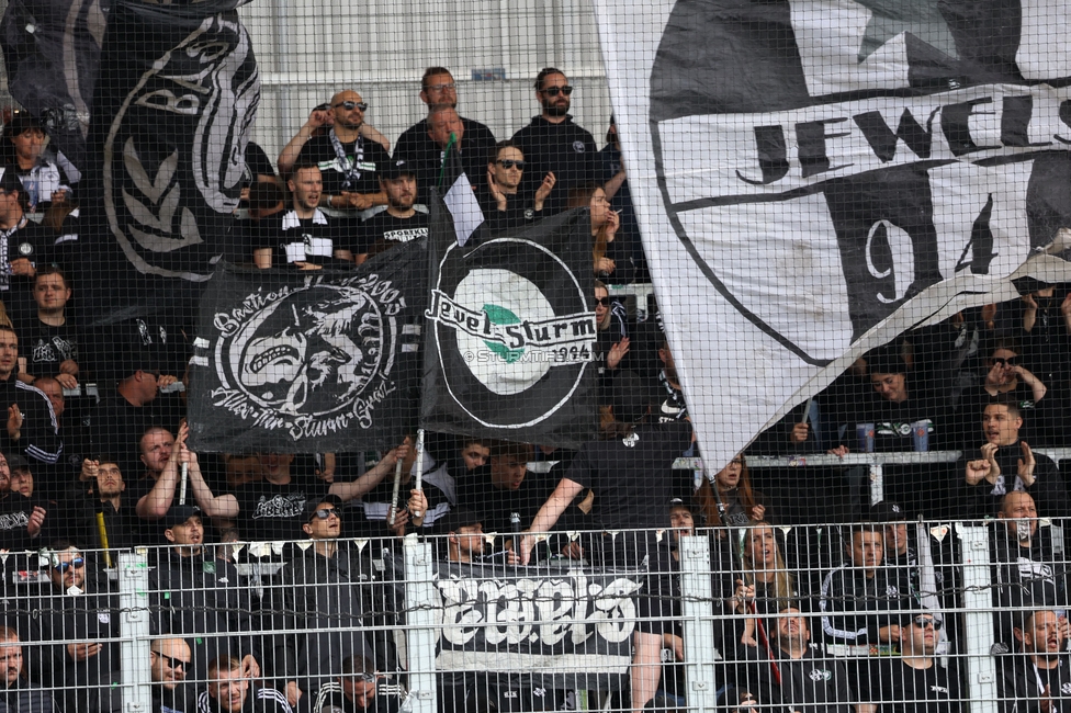 BW Linz - Sturm Graz
Oesterreichische Fussball Bundesliga, 29. Runde, Blau-Weiss Linz - SK Sturm Graz, Hofmann Personal Stadion Linz, 04.05.2025. 

Foto zeigt Fans von Sturm
