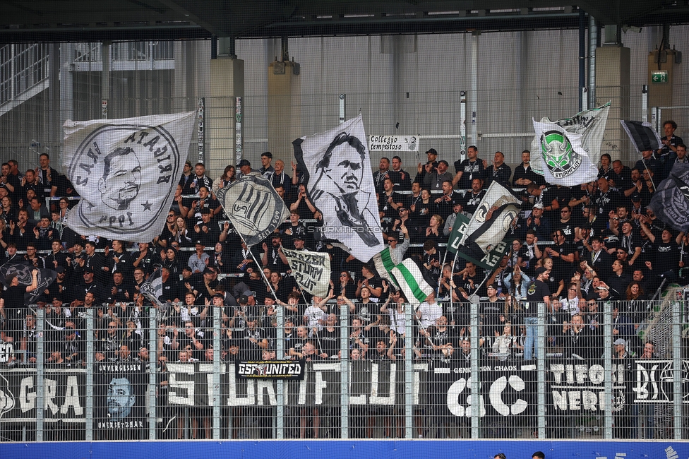 BW Linz - Sturm Graz
Oesterreichische Fussball Bundesliga, 29. Runde, Blau-Weiss Linz - SK Sturm Graz, Hofmann Personal Stadion Linz, 04.05.2025. 

Foto zeigt Fans von Sturm
