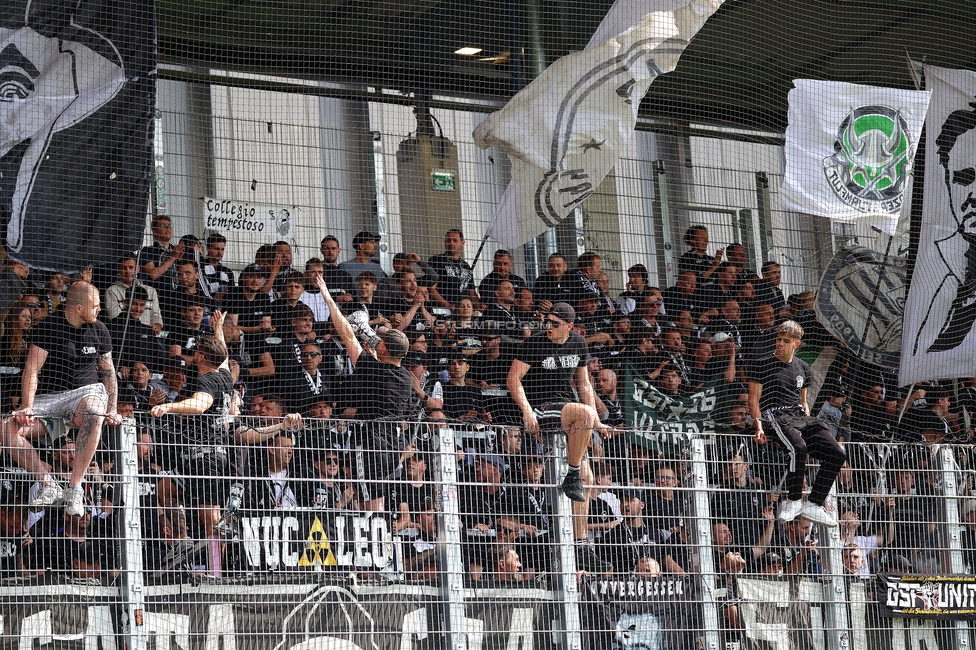 BW Linz - Sturm Graz
Oesterreichische Fussball Bundesliga, 29. Runde, Blau-Weiss Linz - SK Sturm Graz, Hofmann Personal Stadion Linz, 04.05.2025. 

Foto zeigt Fans von Sturm
