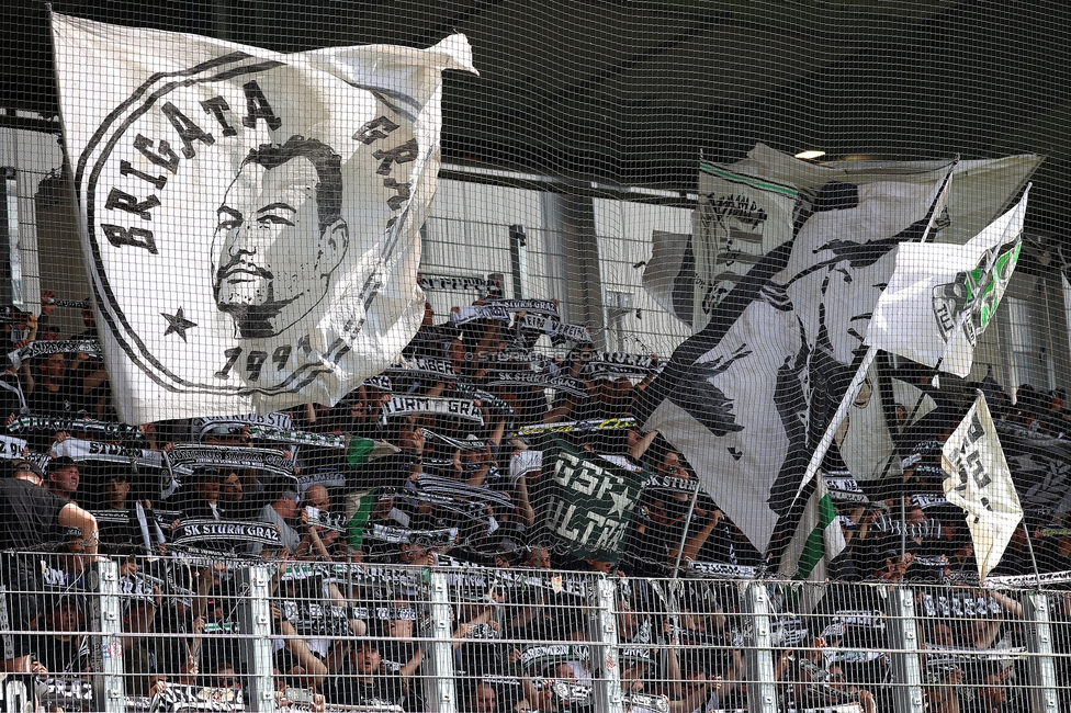 BW Linz - Sturm Graz
Oesterreichische Fussball Bundesliga, 29. Runde, Blau-Weiss Linz - SK Sturm Graz, Hofmann Personal Stadion Linz, 04.05.2025. 

Foto zeigt Fans von Sturm
