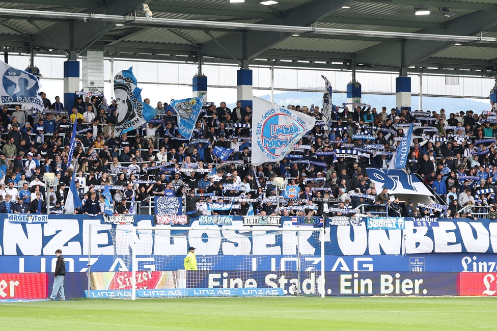BW Linz - Sturm Graz
Oesterreichische Fussball Bundesliga, 29. Runde, Blau-Weiss Linz - SK Sturm Graz, Hofmann Personal Stadion Linz, 04.05.2025. 

Foto zeigt Fans von Linz
