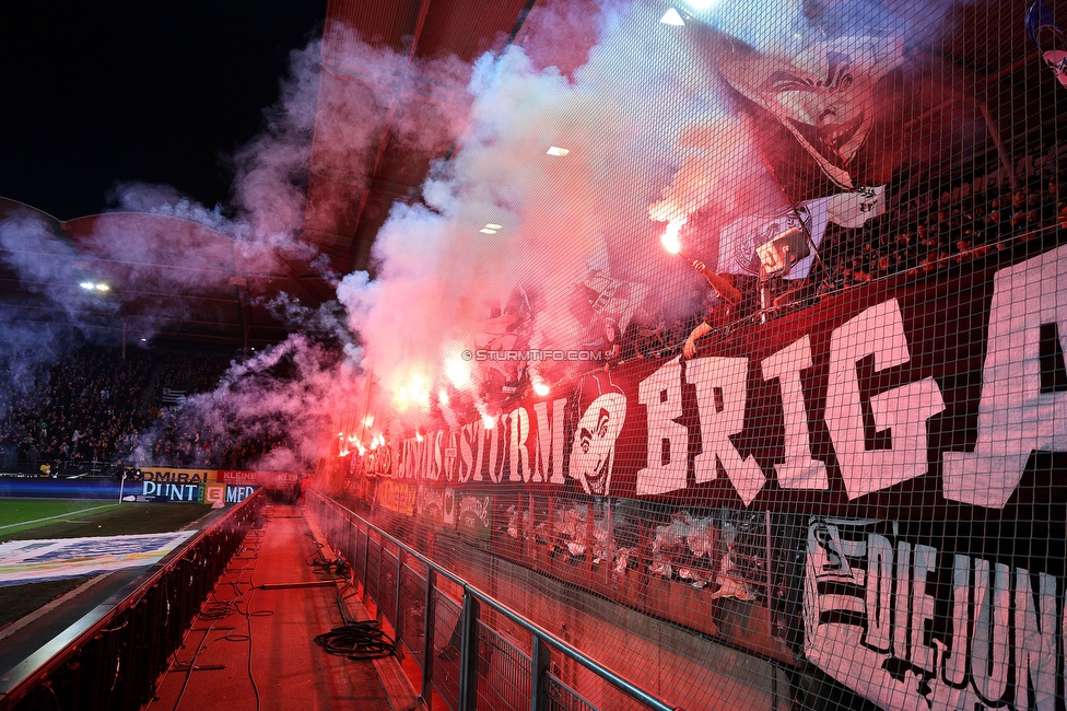 Sturm Graz - RB Salzburg
Oesterreichische Fussball Bundesliga, 30. Runde, SK Sturm Graz - FC RB Salzburg, Stadion Liebenau Graz, 09.05.2025. 

Foto zeigt Fans von Sturm
Schlüsselwörter: pyrotechnik