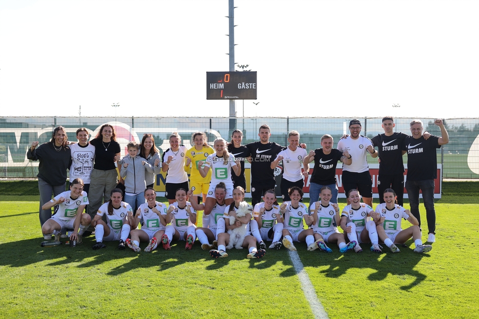 Sturm Damen - St. Poelten
OEFB Frauen Bundesliga, 23. Runde, SK Sturm Graz Damen - SKN St. Poelten, Trainingszentrum Messendorf, 10.05.2025. 

Foto zeigt die Mannschaft der Sturm Damen
