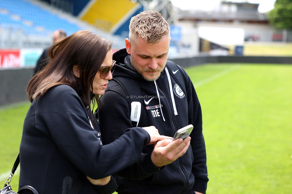 First Vienna - Sturm Damen
OEFB Frauen Bundesliga, 24. Runde, First Vienna FC 1894 - SK Sturm Graz Damen, Naturarena Hohe Warte Wien, 17.05.2025. 

Foto zeigt Susanne Gorny (Vorstand Sturm) und Michael Erlitz (Sportdirektor Sturm Damen)
