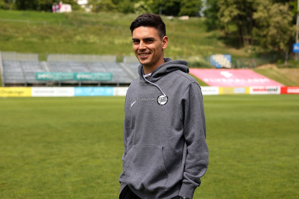 First Vienna - Sturm Damen
OEFB Frauen Bundesliga, 24. Runde, First Vienna FC 1894 - SK Sturm Graz Damen, Naturarena Hohe Warte Wien, 17.05.2025. 

Foto zeigt Tode Djakovic (Cheftrainer Sturm Damen)
