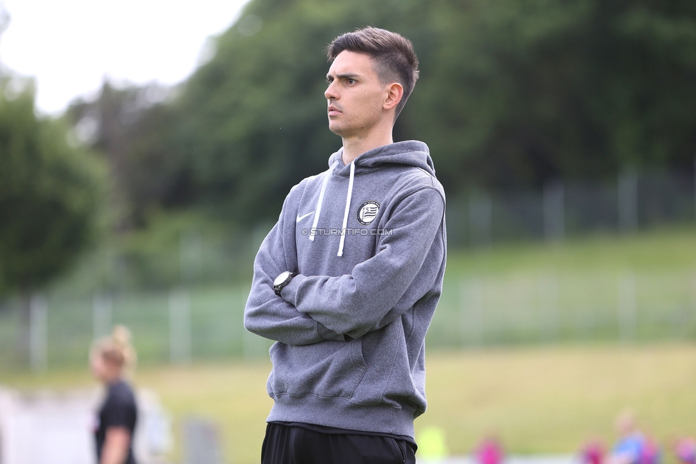 First Vienna - Sturm Damen
OEFB Frauen Bundesliga, 24. Runde, First Vienna FC 1894 - SK Sturm Graz Damen, Naturarena Hohe Warte Wien, 17.05.2025. 

Foto zeigt Tode Djakovic (Cheftrainer Sturm Damen)
