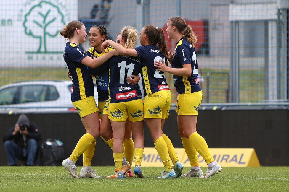 First Vienna - Sturm Damen
OEFB Frauen Bundesliga, 24. Runde, First Vienna FC 1894 - SK Sturm Graz Damen, Naturarena Hohe Warte Wien, 17.05.2025. 

Foto zeigt den Torjubel

