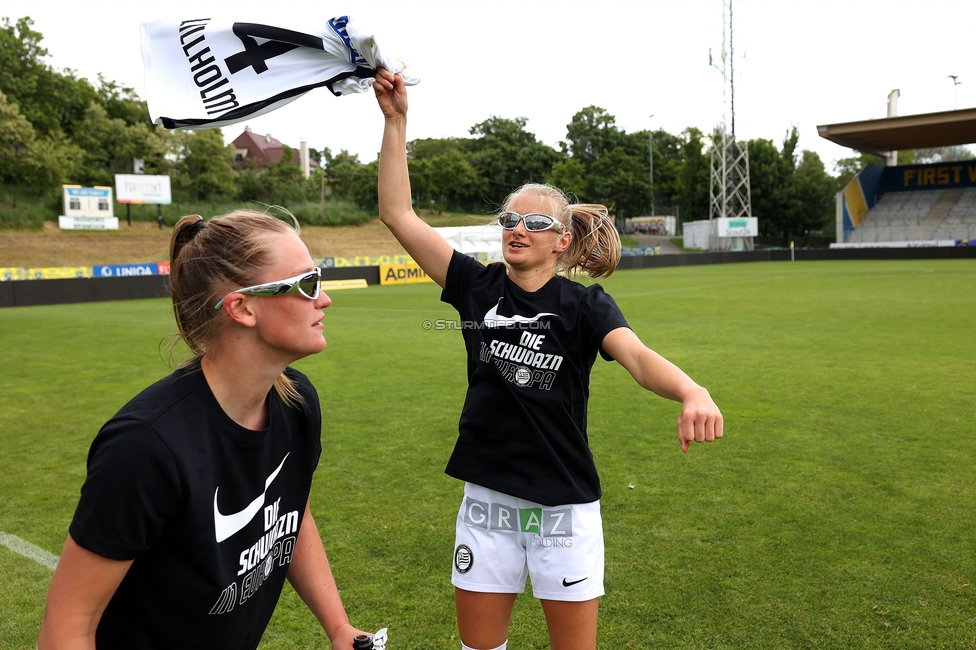 First Vienna - Sturm Damen
OEFB Frauen Bundesliga, 24. Runde, First Vienna FC 1894 - SK Sturm Graz Damen, Naturarena Hohe Warte Wien, 17.05.2025. 

Foto zeigt Sandra Jakobsen (Sturm Damen) und Laura Lillholm-Petersen (Sturm Damen)
