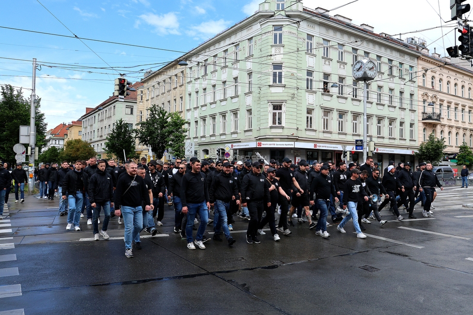 Rapid Wien - Sturm Graz
Oesterreichische Fussball Bundesliga, 31. Runde, SK Rapid Wien - SK Sturm Graz, Weststadion Wien, 18.05.2024. 

Foto zeigt Fans von Sturm beim Corteo
