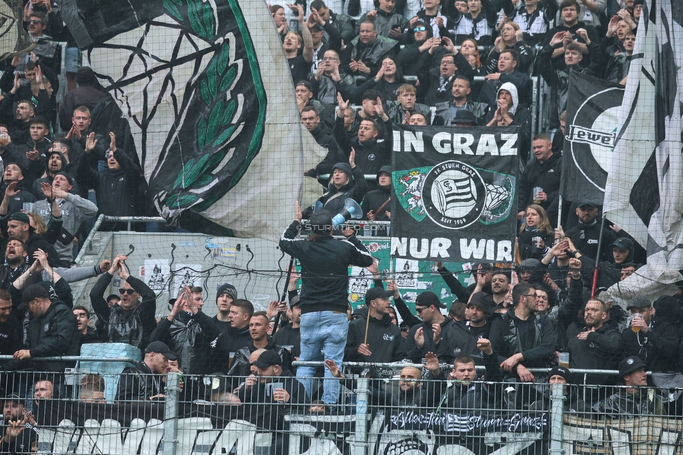 Rapid Wien - Sturm Graz
Oesterreichische Fussball Bundesliga, 31. Runde, SK Rapid Wien - SK Sturm Graz, Weststadion Wien, 18.05.2024. 

Foto zeigt Fans von Sturm
