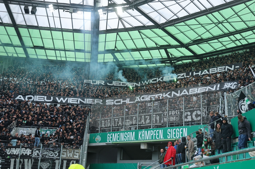 Rapid Wien - Sturm Graz
Oesterreichische Fussball Bundesliga, 31. Runde, SK Rapid Wien - SK Sturm Graz, Weststadion Wien, 18.05.2024. 

Foto zeigt Fans von Sturm mit einem Spruchband
Schlüsselwörter: bkg