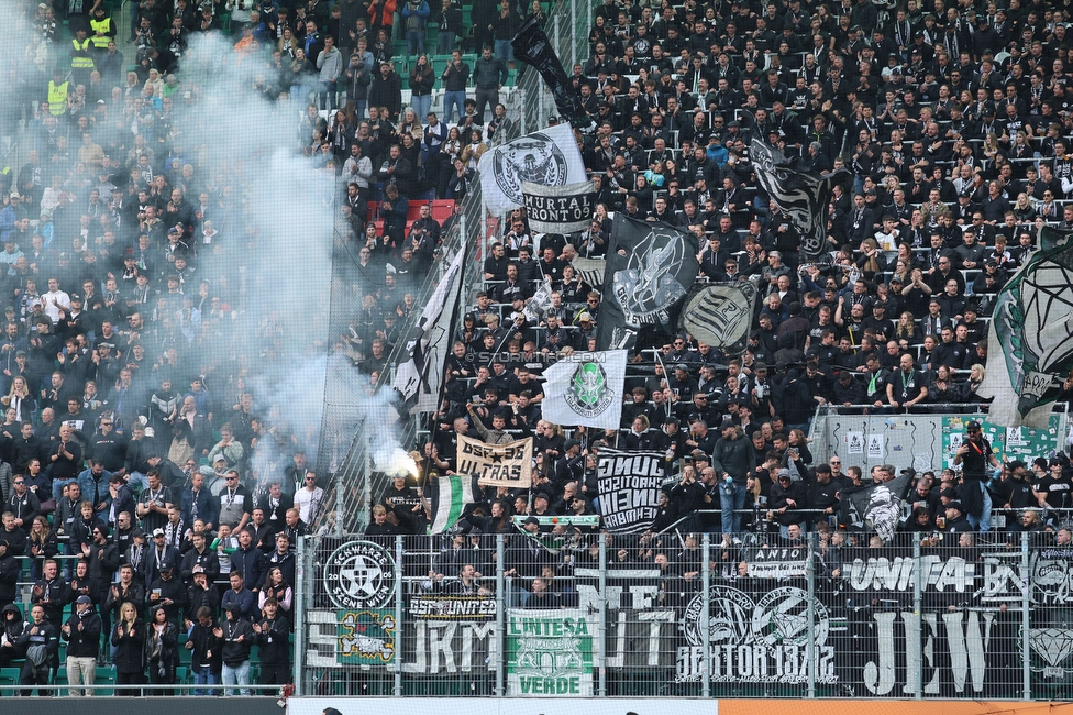 Rapid Wien - Sturm Graz
Oesterreichische Fussball Bundesliga, 31. Runde, SK Rapid Wien - SK Sturm Graz, Weststadion Wien, 18.05.2024. 

Foto zeigt Fans von Sturm
