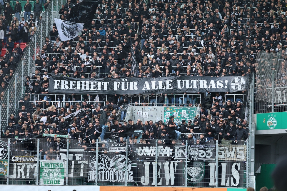 Rapid Wien - Sturm Graz
Oesterreichische Fussball Bundesliga, 31. Runde, SK Rapid Wien - SK Sturm Graz, Weststadion Wien, 18.05.2024. 

Foto zeigt Fans von Sturm mit einem Spruchband
Schlüsselwörter: jewels