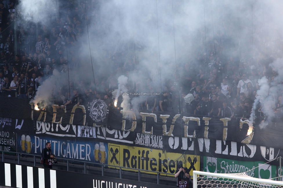 Sturm Graz - Wolfsberg
Oesterreichische Fussball Bundesliga, 32. Runde, SK Sturm Graz - Wolfsberger AC, Stadion Liebenau Graz, 24.05.2025. 

Foto zeigt Fans von Sturm
Schlüsselwörter: pyrotechnik