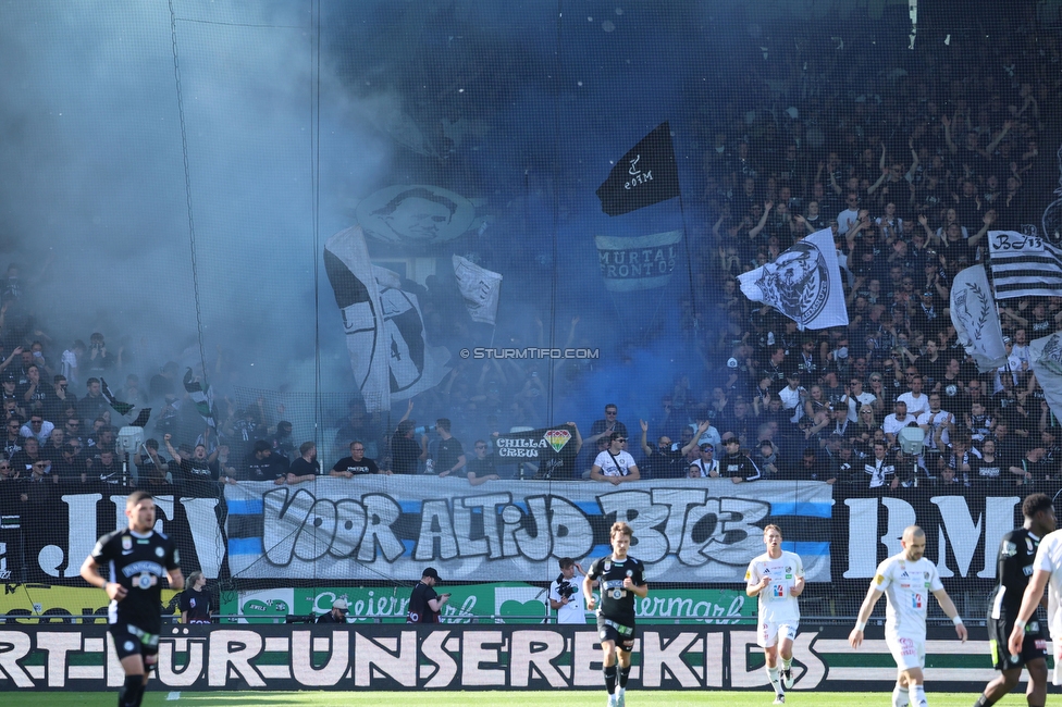 Sturm Graz - Wolfsberg
Oesterreichische Fussball Bundesliga, 32. Runde, SK Sturm Graz - Wolfsberger AC, Stadion Liebenau Graz, 24.05.2025. 

Foto zeigt Fans von Sturm mit einem Spruchband
Schlüsselwörter: jewels
