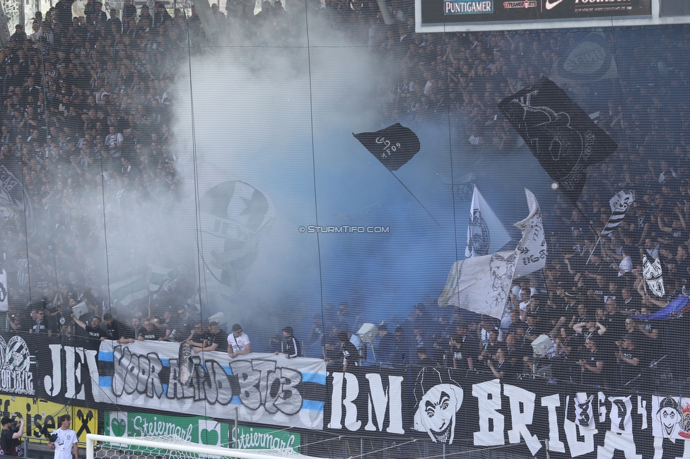 Sturm Graz - Wolfsberg
Oesterreichische Fussball Bundesliga, 32. Runde, SK Sturm Graz - Wolfsberger AC, Stadion Liebenau Graz, 24.05.2025. 

Foto zeigt Fans von Sturm mit einem Spruchband
Schlüsselwörter: jewels