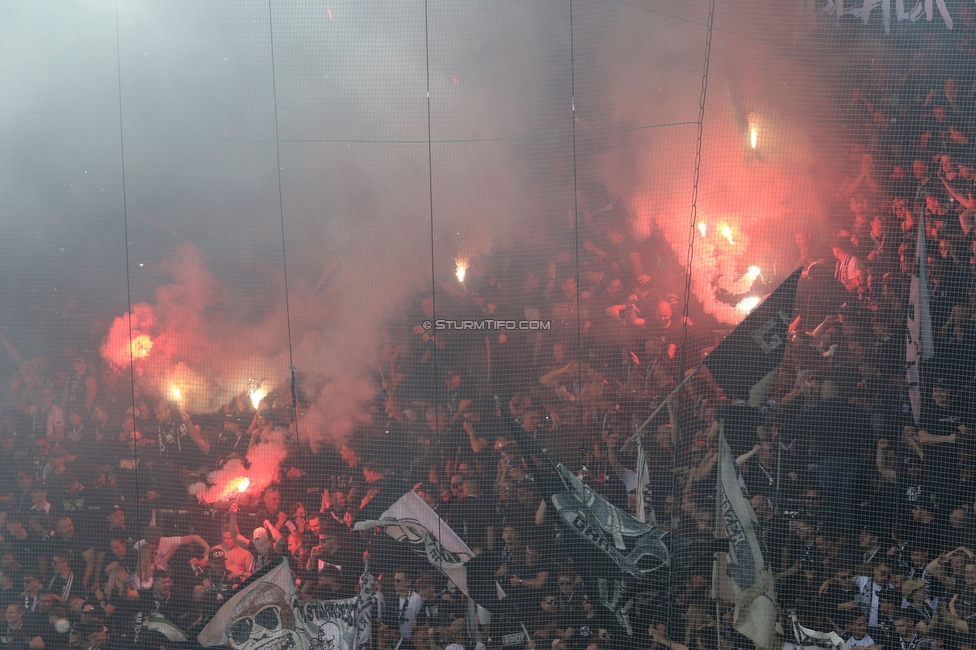 Sturm Graz - Wolfsberg
Oesterreichische Fussball Bundesliga, 32. Runde, SK Sturm Graz - Wolfsberger AC, Stadion Liebenau Graz, 24.05.2025. 

Foto zeigt Fans von Sturm
Schlüsselwörter: pyrotechnik