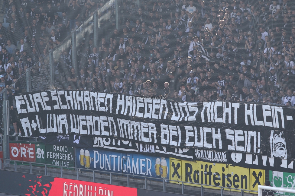 Sturm Graz - Wolfsberg
Oesterreichische Fussball Bundesliga, 32. Runde, SK Sturm Graz - Wolfsberger AC, Stadion Liebenau Graz, 24.05.2025. 

Foto zeigt Fans von Sturm mit einem Spruchband
Schlüsselwörter: bastion