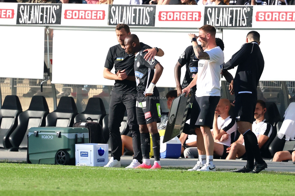 Sturm Graz - Wolfsberg
Oesterreichische Fussball Bundesliga, 32. Runde, SK Sturm Graz - Wolfsberger AC, Stadion Liebenau Graz, 24.05.2025. 

Foto zeigt Juergen Saeumel (Cheftrainer Sturm) und Malick Junior Yalcouye (Sturm)
