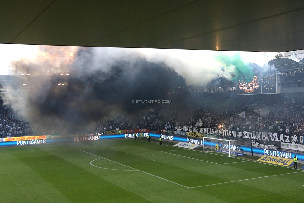 Sturm Graz - Wolfsberg
Oesterreichische Fussball Bundesliga, 32. Runde, SK Sturm Graz - Wolfsberger AC, Stadion Liebenau Graz, 24.05.2025. 

Foto zeigt Fans von Sturm
Schlüsselwörter: pyrotechnik