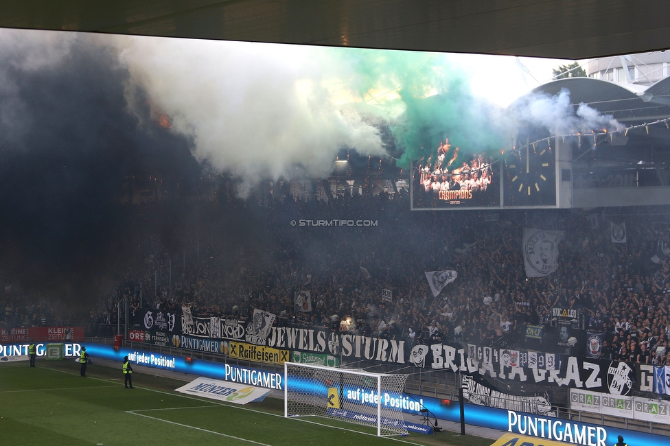 Sturm Graz - Wolfsberg
Oesterreichische Fussball Bundesliga, 32. Runde, SK Sturm Graz - Wolfsberger AC, Stadion Liebenau Graz, 24.05.2025. 

Foto zeigt Fans von Sturm
Schlüsselwörter: pyrotechnik