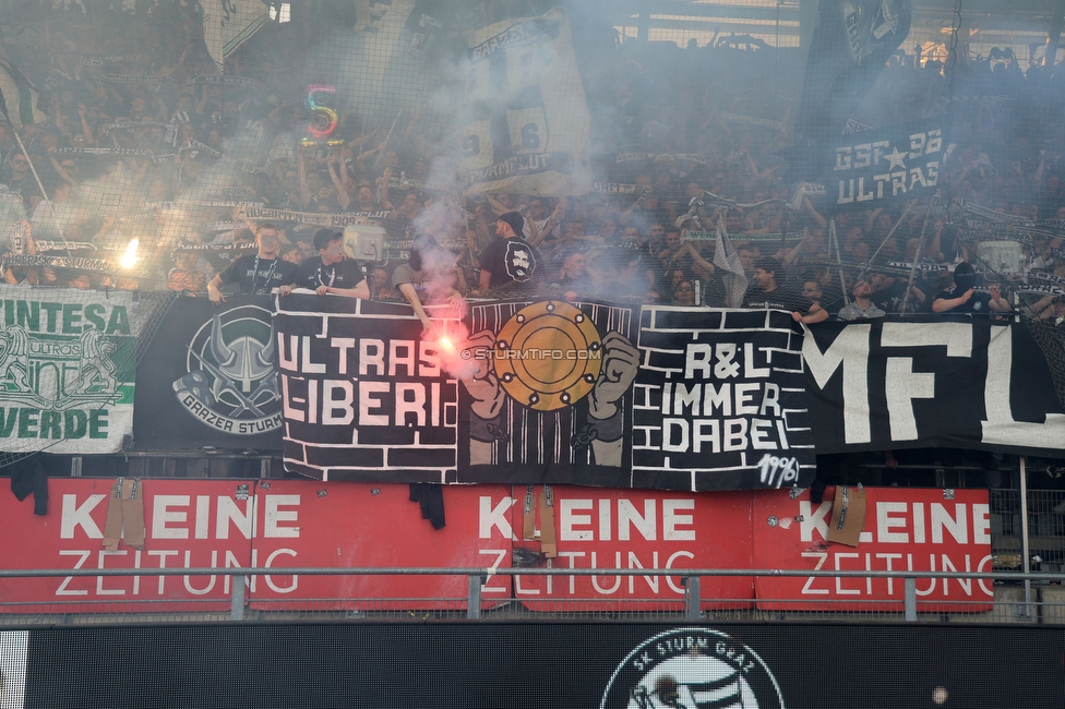 Sturm Graz - Wolfsberg
Oesterreichische Fussball Bundesliga, 32. Runde, SK Sturm Graz - Wolfsberger AC, Stadion Liebenau Graz, 24.05.2025. 

Foto zeigt Fans von Sturm mit einem Spruchband
Schlüsselwörter: sturmflut pyrotechnik