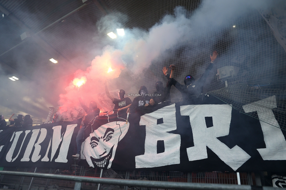 Sturm Graz - WAC
Oesterreichische Fussball Bundesliga, 32. Runde, SK Sturm Graz - Wolfsberger AC, Stadion Liebenau Graz, 24.05.2025. 

Foto zeigt Fans von Sturm mit Pyrotechnik
