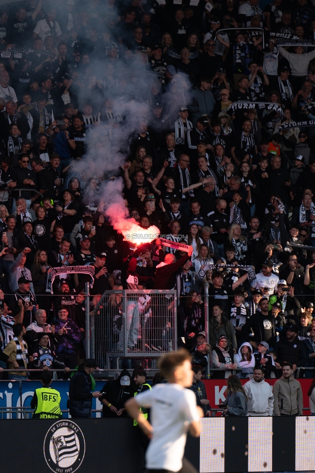 Sturm Graz - Wolfsberg
Oesterreichische Fussball Bundesliga, 32. Runde, SK Sturm Graz - Wolfsberger AC, Stadion Liebenau Graz, 24.05.2025. 

Foto zeigt Fans von Sturm
Schlüsselwörter: pyrotechnik
