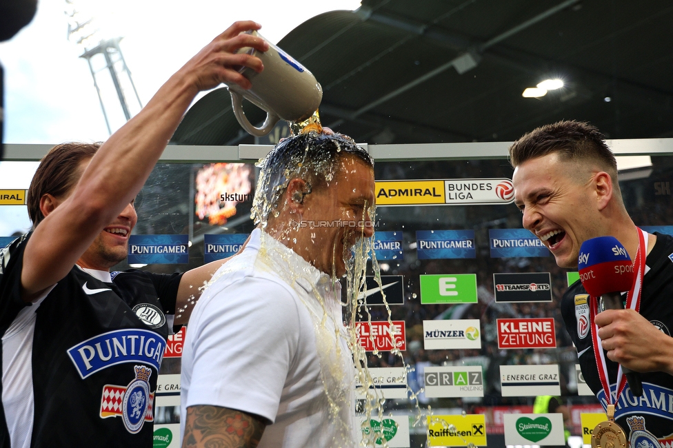 Sturm Graz - Wolfsberg
Oesterreichische Fussball Bundesliga, 32. Runde, SK Sturm Graz - Wolfsberger AC, Stadion Liebenau Graz, 24.05.2025. 

Foto zeigt Stefan Hierlaender (Sturm), Marko Stankovic (Sky) und Dimitri Lavalee (Sturm)
