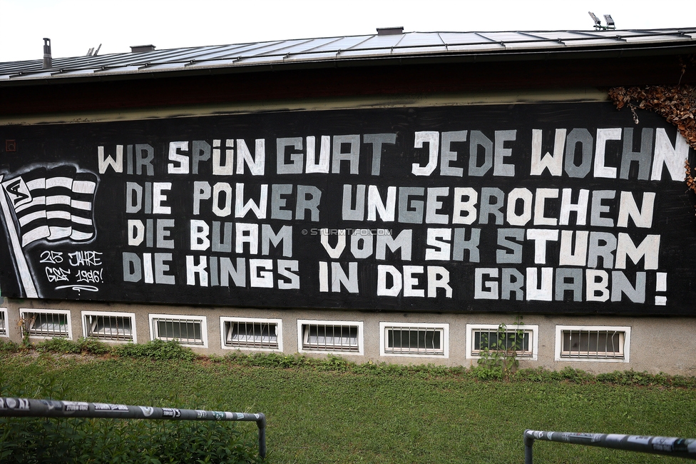 Sturm Damen - GAK 1902
Testspiel, SK Sturm Graz Damen - GAK 1902, Gruabn Graz, 18.05.2025. 

Foto zeigt ein Gruabn Graffiti
