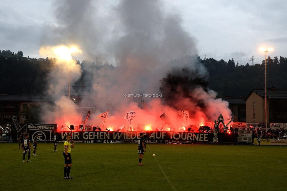 SK Bischofshofen - Sturm Graz
OEFB Cup 1. Runde, SK Bischofshofen - SK Sturm Graz, Sportplatz Bischofshofen, 25.07.2025. 

Foto zeigt Fans von Sturm mit einer Choreografie
