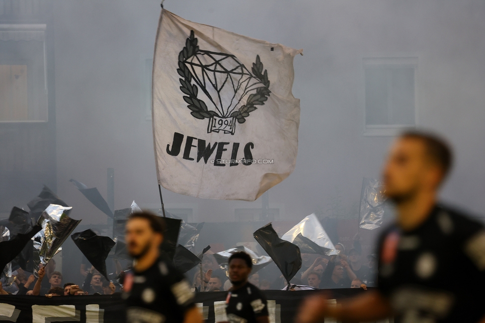 SK Bischofshofen - Sturm Graz
OEFB Cup 1. Runde, SK Bischofshofen - SK Sturm Graz, Sportplatz Bischofshofen, 25.07.2025. 

Foto zeigt Fans von Sturm
