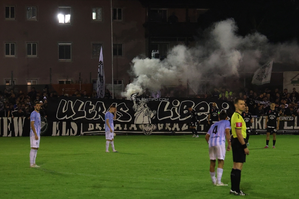 SK Bischofshofen - Sturm Graz
OEFB Cup 1. Runde, SK Bischofshofen - SK Sturm Graz, Sportplatz Bischofshofen, 25.07.2025. 

Foto zeigt Fans von Sturm mit einer Choreografie
