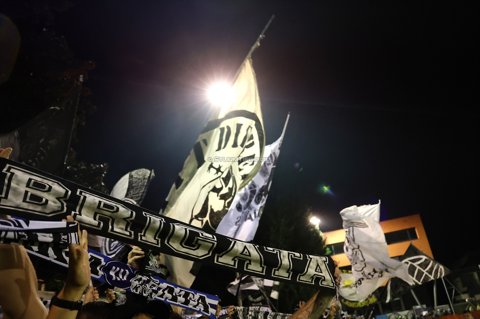 SK Bischofshofen - Sturm Graz
OEFB Cup 1. Runde, SK Bischofshofen - SK Sturm Graz, Sportplatz Bischofshofen, 25.07.2025. 

Foto zeigt Fans von Sturm

