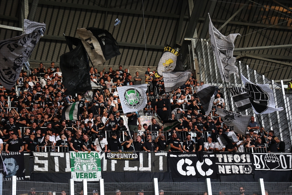 LASK - Sturm Graz
Oesterreichische Fussball Bundesliga, 1. Runde, Linzer ASK - SK Sturm Graz, Raiffeisen Arena Linz, 01.08.2025. 

Foto zeigt Fans von Sturm
