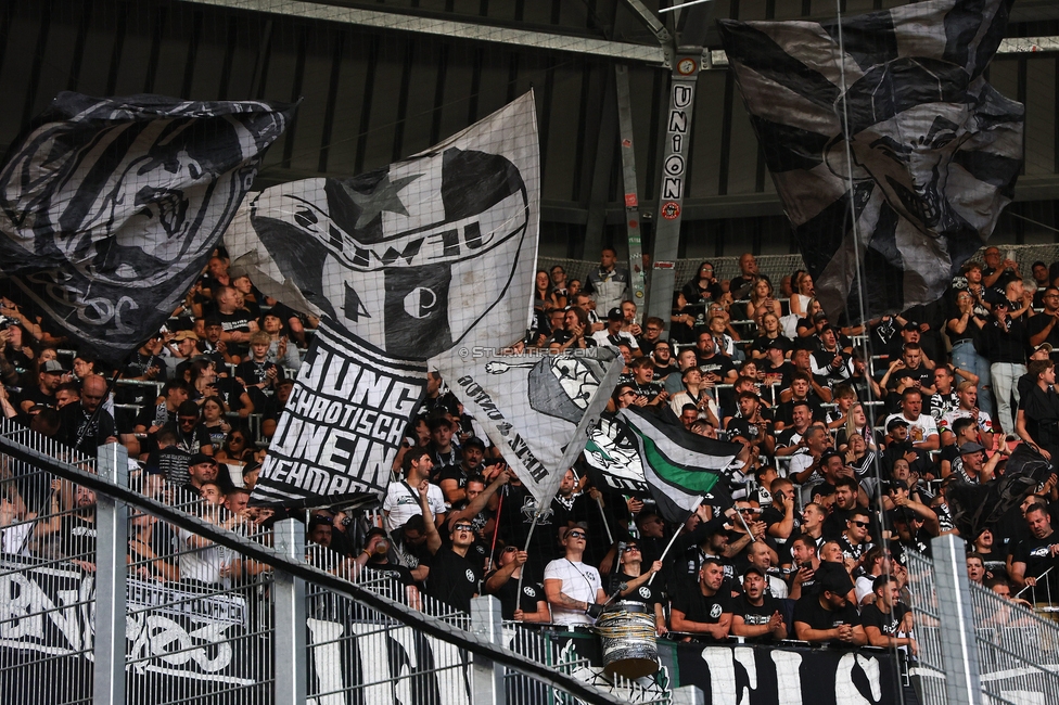 LASK - Sturm Graz
Oesterreichische Fussball Bundesliga, 1. Runde, Linzer ASK - SK Sturm Graz, Raiffeisen Arena Linz, 01.08.2025. 

Foto zeigt Fans von Sturm
