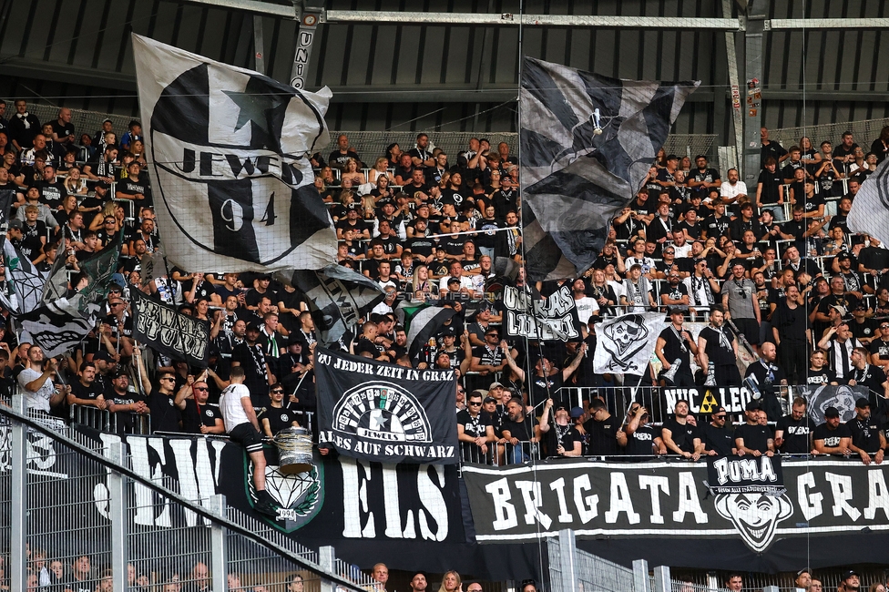 LASK - Sturm Graz
Oesterreichische Fussball Bundesliga, 1. Runde, Linzer ASK - SK Sturm Graz, Raiffeisen Arena Linz, 01.08.2025. 

Foto zeigt Fans von Sturm
