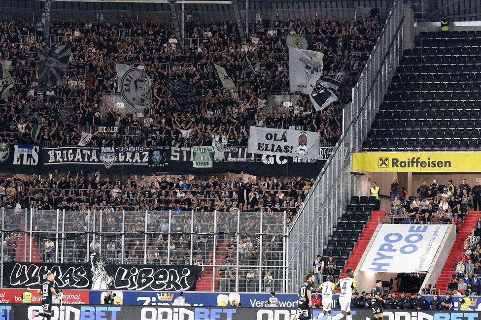 LASK - Sturm Graz
Oesterreichische Fussball Bundesliga, 1. Runde, Linzer ASK - SK Sturm Graz, Raiffeisen Arena Linz, 01.08.2025. 

Foto zeigt Fans von Sturm mit einem Spruchband
