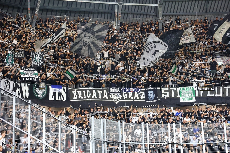 LASK - Sturm Graz
Oesterreichische Fussball Bundesliga, 1. Runde, Linzer ASK - SK Sturm Graz, Raiffeisen Arena Linz, 01.08.2025. 

Foto zeigt Fans von Sturm
