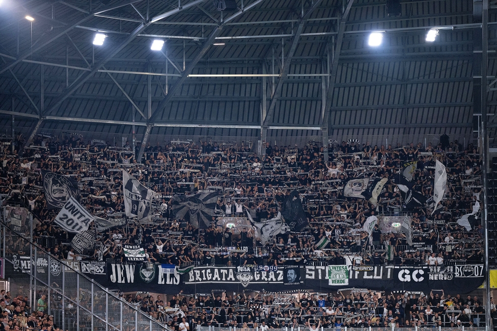 LASK - Sturm Graz
Oesterreichische Fussball Bundesliga, 1. Runde, Linzer ASK - SK Sturm Graz, Raiffeisen Arena Linz, 01.08.2025. 

Foto zeigt Fans von Sturm
