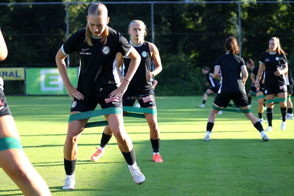GAK - Sturm Graz Damen
SPORTLAND Niederoesterreich Frauen Cup, GAK 1902 - SK Sturm Graz, Sportzentrum Graz-Weinzoedl, 08.08.2025. 

Foto zeigt Lena Breznik (Sturm Damen) und Sandra Jakobsen (Sturm Damen)
