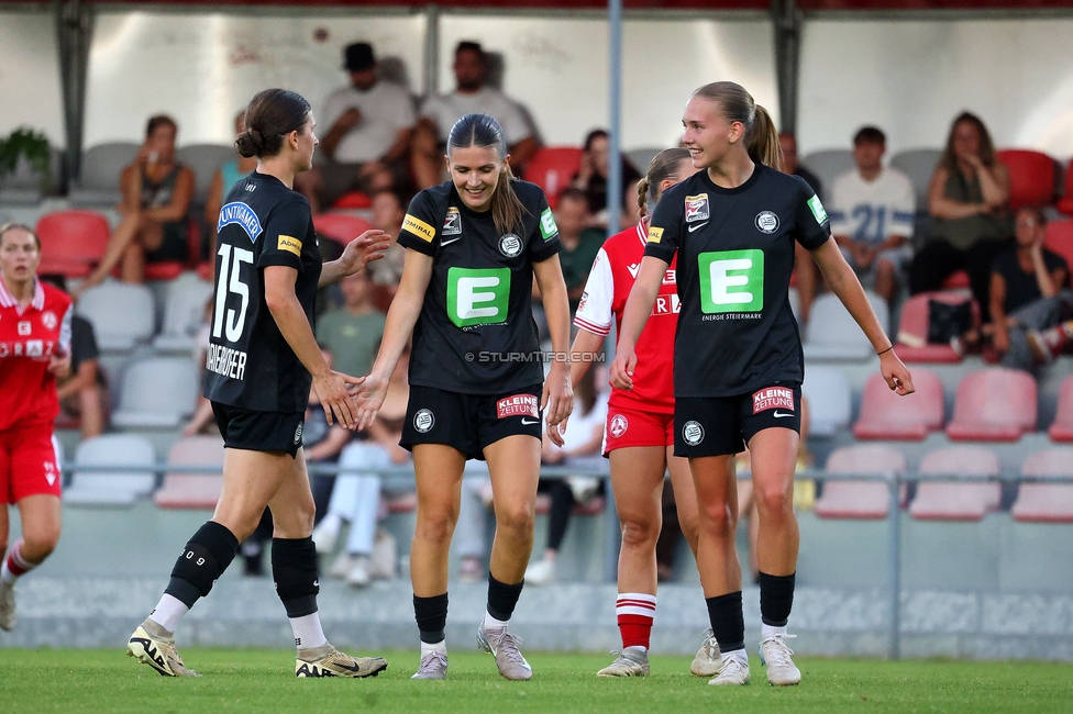 GAK - Sturm Graz Damen
SPORTLAND Niederoesterreich Frauen Cup, GAK 1902 - SK Sturm Graz, Sportzentrum Graz-Weinzoedl, 08.08.2025. 

Foto zeigt Leonie Christin Tragl (Sturm Damen), Marie Spiess (Sturm Damen) und Lena Breznik (Sturm Damen)

