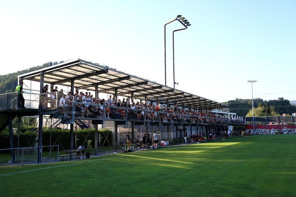 GAK - Sturm Graz Damen
SPORTLAND Niederoesterreich Frauen Cup, GAK 1902 - SK Sturm Graz, Sportzentrum Graz-Weinzoedl, 08.08.2025. 

Foto zeigt Fans

